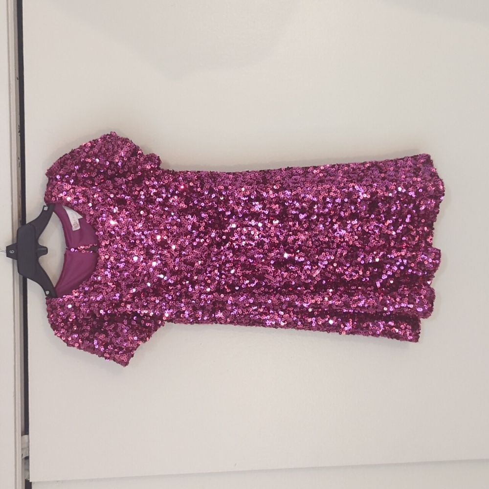 Girl's size 6 sequin dress. Fuchsia pink sparkly party dress